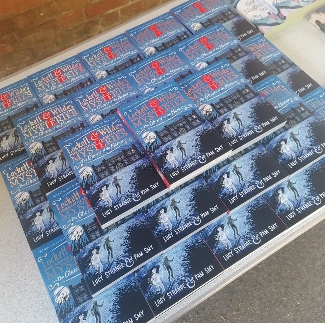 theLucyStrange's tweet image. Thank you Canterbury Children's Literature Festival for a wonderful sunshiney day of Lockett & Wilde events!!! We had so much fun playing with ghost story ideas 👻👻👻👻
@WalkerBooksUK
@hilary_mckay #chrispriestley #sophiekirtley