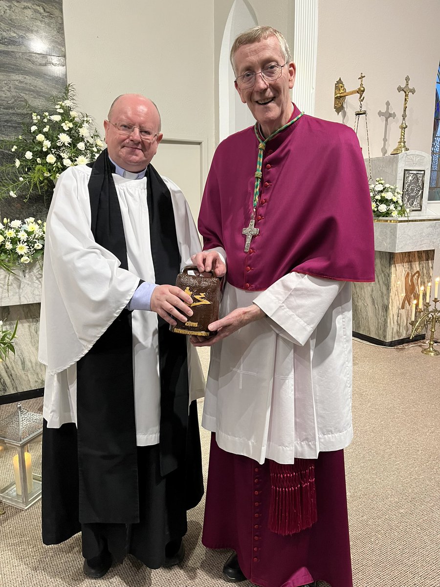 BishopDNulty's tweet image. A very moving moment as the Relic of St. Columbanus is received into the parish of Myshall, beginning with an ecumenical liturgy in the Adelaide Church, concluding in the Church of the Exaltation of the Holy Cross with @AWilkinson267  and a capacity congregation @KANDLEi…