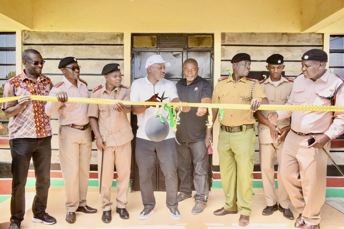 OAmollo's tweet image. #RariedaTIMES Happy to have commissioned Ochieng&apos;a Sub-Location Assistant Chief&apos;s Office, newly constructed under Rarieda NG-CDF. We  also provided and installed for the new Office a 10,000-litre Water Tank.