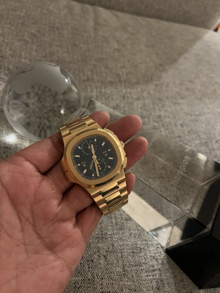 bachopapa's tweet image. 息子がついに世界大会で優勝してくれました🥹174名の世界の強豪と3日間競技で2位と三打差をつけ完全勝利でした‼️
初日2日目をノーボギーで-6.-4の一位で最終日は前半で一度逆転されたけど後半巻き返した姿は本当頼もしかったです(親バカ)もちろん時計は大切な試合を共に刻んできたこいつでした👍✨