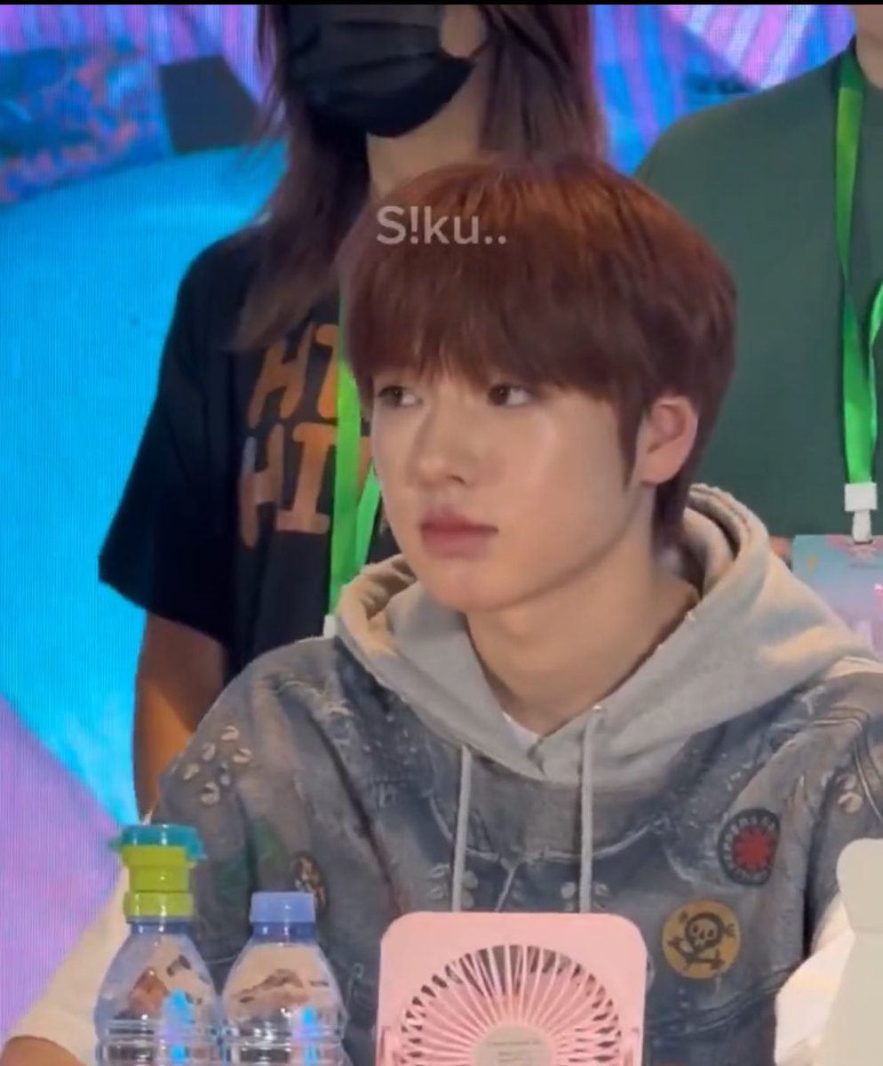 ???이게뭐죠??
원래 염색하면 남자가 됩니까..?