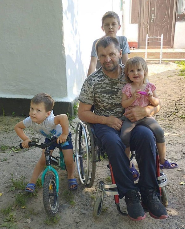 🆘 Постійний нестерпний біль — потрібна термінова операція.
❗️Єдина надія здолати біль - імплантація електрода в канал хребта, щоб блокувати сигнали болю.

🫡 🇺🇦 Олександр Коробчук, позивний МИСЛИВЕЦЬ, командир відділення 68 ОЄБр
докладніше: ctzn24.com/hero/229
Батько 5-х