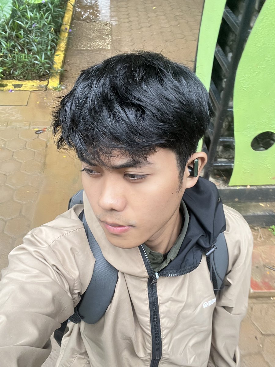 ianVster's tweet photo. Cuaca ini gaje skli tapi kalau hujan,to much cuddel kek nya 😭

#Makassar https://t.co/ErSejP89v8