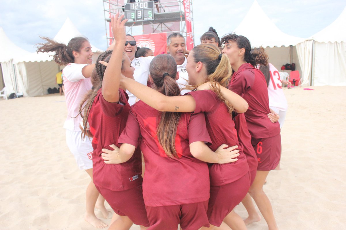 🥳🥇 CELEBRACIÓN DE NUESTRAS CAMPEONAS

📸 1/3... #VamosFFRM