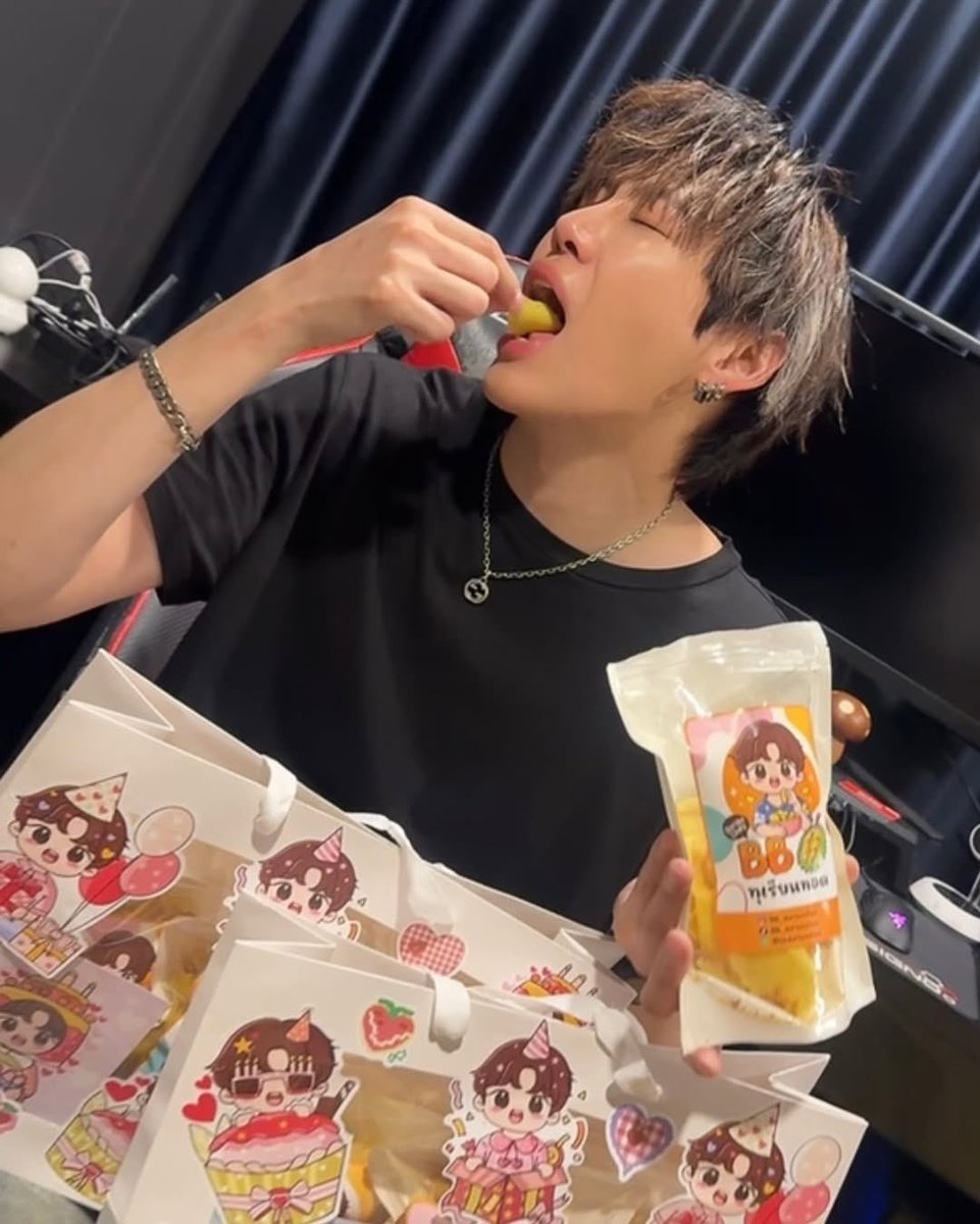 [12.07.2025] IG posted : bb_durianchips  

BB BIRTHDAY FESTIVAL with special package  and get free random postcard 🥰

•Premium piece 100gx3 699฿
•Small piece 200gx3  799฿ 

ทุเรียนหมอนทองจันทบุรี 100% ทอด กรอบ อบไล่น้ำมัน หอม อร่อย 

ช่องทางการสั่งซื้อ
Line shopping : bb