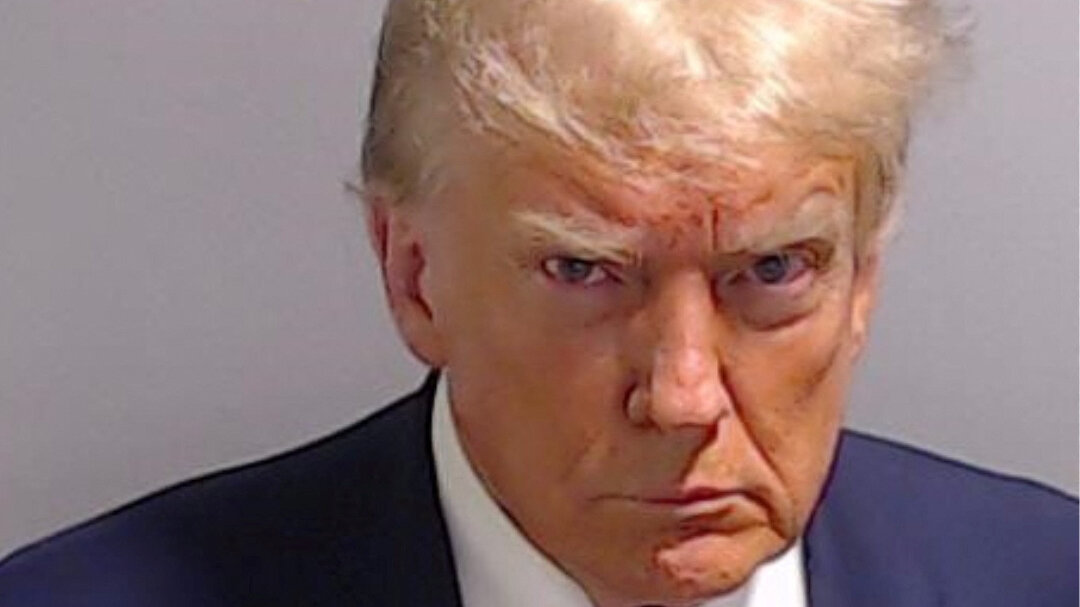 'Go Home Ya Bum' 

While other world leaders show their metal and unite against this criminal mobster, Britain is portrayed as an obsequious, greedy, self-serving, little cur, sniffing at the smell of a reduced tariff for a Faustian deal with the devil…
open.substack.com/pub/robinhorsf…