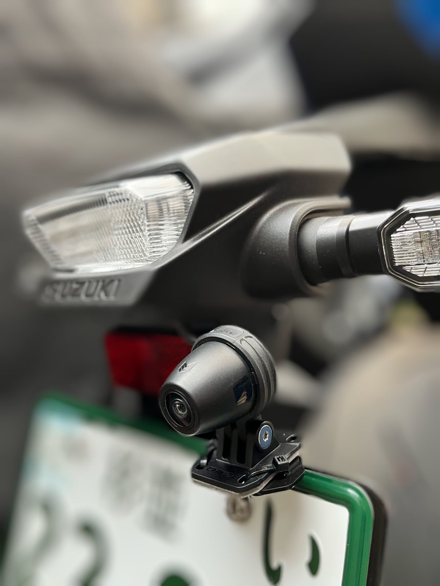 tdat_mczk's tweet photo. スマートモニター装着完了
バイク屋さんにお願いしたんですけどね 
さすが配線がプロフェッショナル
 #TANAX  #AIO5Lite  
 #GSX8R  #バイク  #ドラレコ https://t.co/sBDOiBgaZM