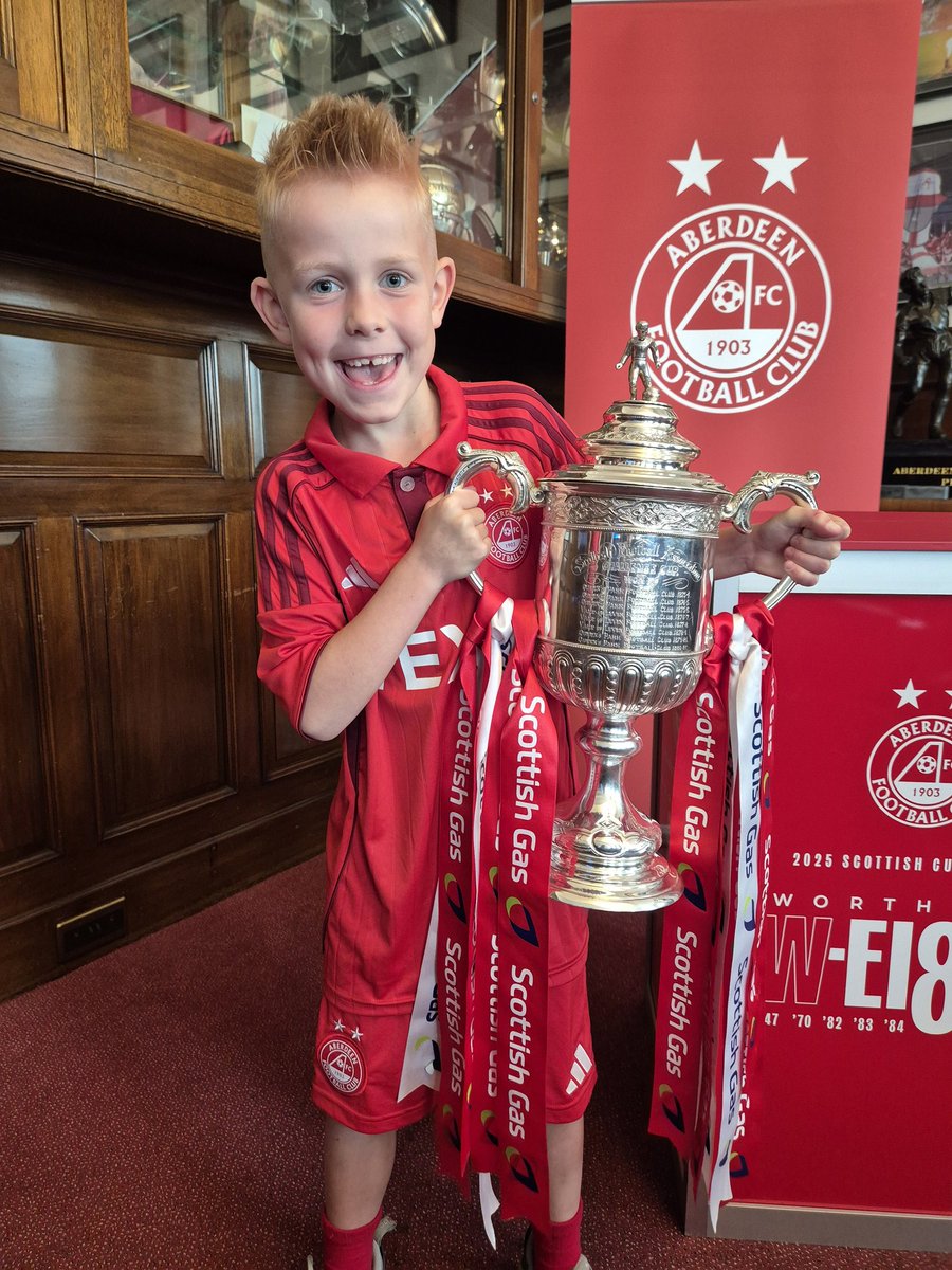 tchocky83's tweet image. A couple of happy loons...