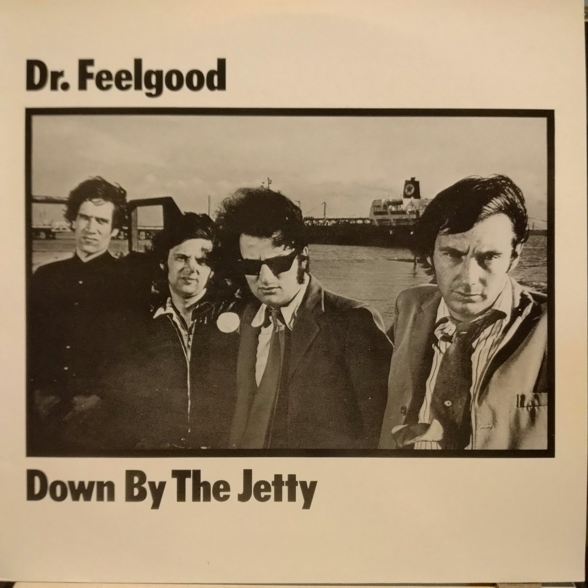 RecordBarActive's tweet photo. 本日も18:00より営業しております。
#NowPlaying #ドクターフィールグッド #doctorfeelgood #ウィルコジョンソン #wilkojohnson
ダウン・バイ・ザ・ジェティ
#西成区 #レコードバー #アナログレコード #大阪レコードバー https://t.co/KfzPF7XOU5