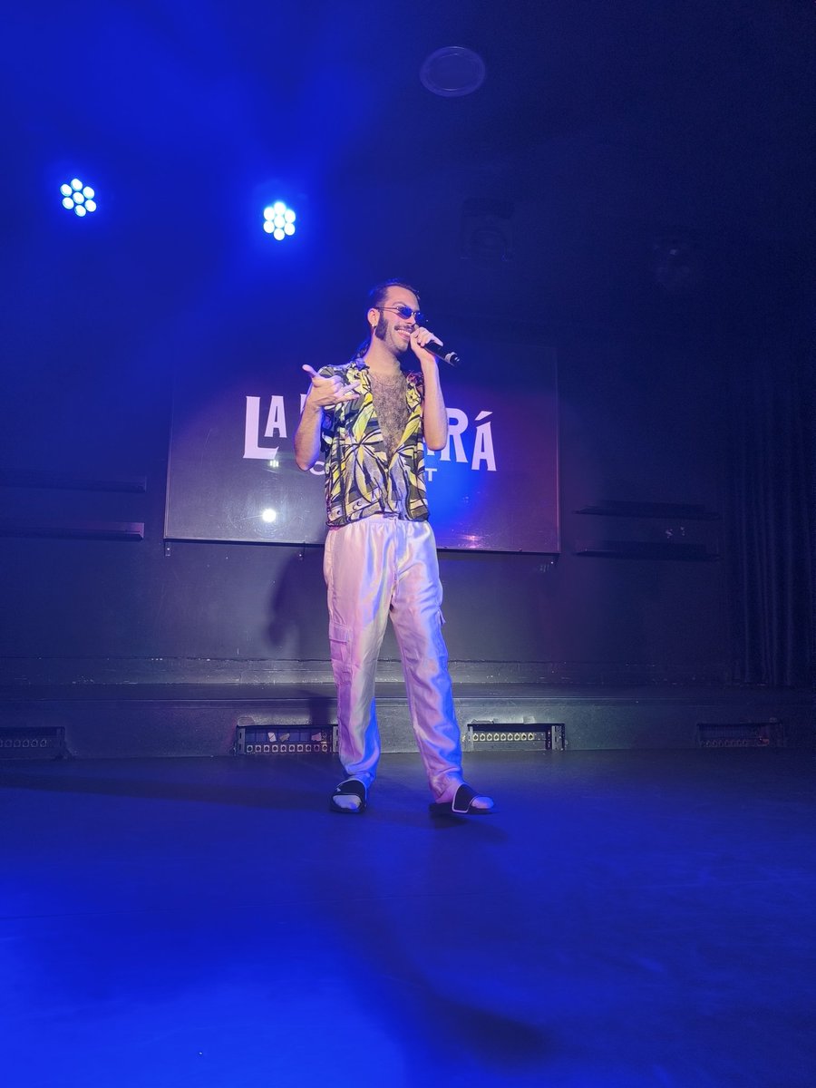 Enhorabuena a todo el equipo de la Descará que anoche hizo un show inolvidable al ritmo de Voulez Vouz y demás temazos, vaya fin de temporada, sois los mejores 🩷
Y en especial gracias a mi <a href="/DomiShameless/">DOMI</a> por ser el mejor anfitrión de la mejor fiesta ❤️‍🔥❤️‍🔥