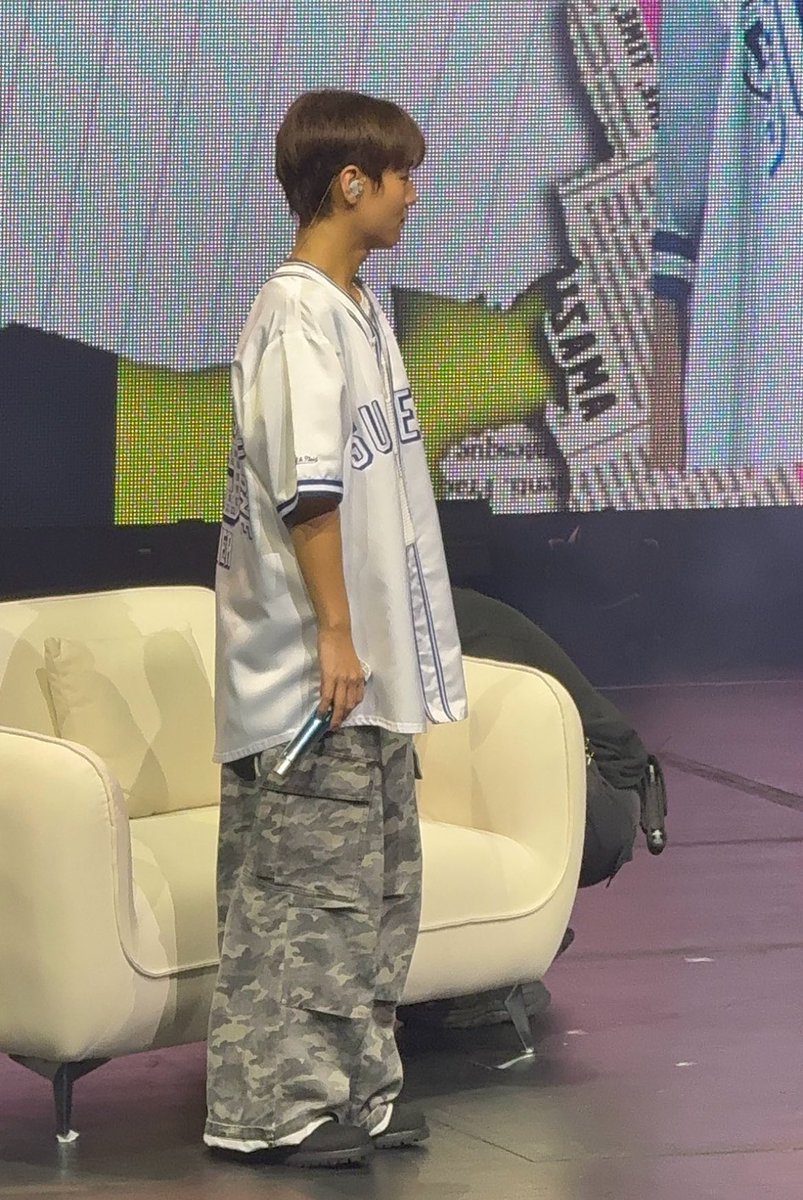 wookiewink's tweet image. hes starting to look like his man i cant breathe