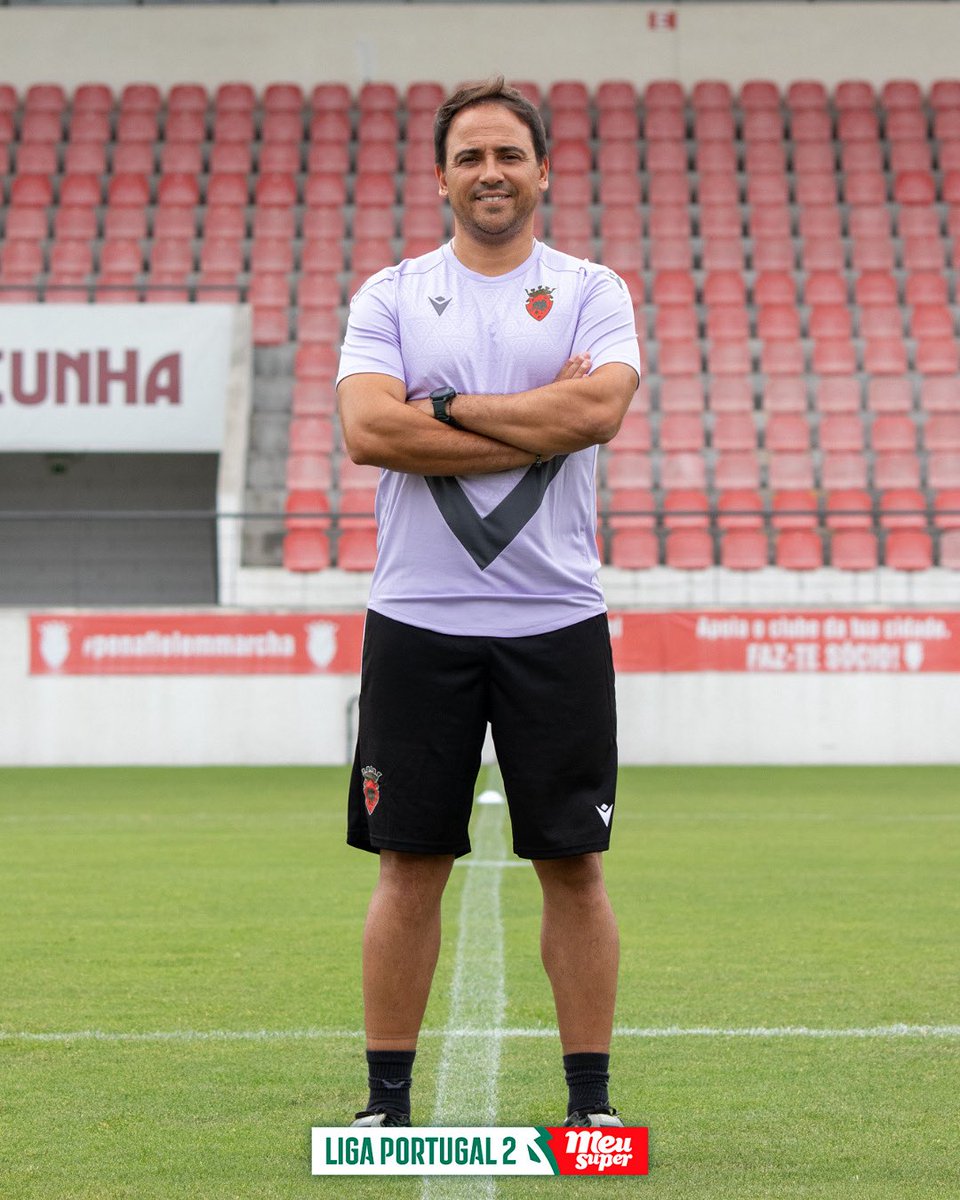 Um salto 🆙 de gigante até à #LigaPortugalMeuSuper! 

𝗣𝗲𝗱𝗿𝗼 𝗥𝘂𝘀𝘀𝗶𝗮𝗻𝗼 🫡 treinou em Évora no ano passado e agora assume os destinos do FC Penafiel! 

📸 FC Penafiel #LigaPortugal #LigaPortugalMeuSuper #PEN