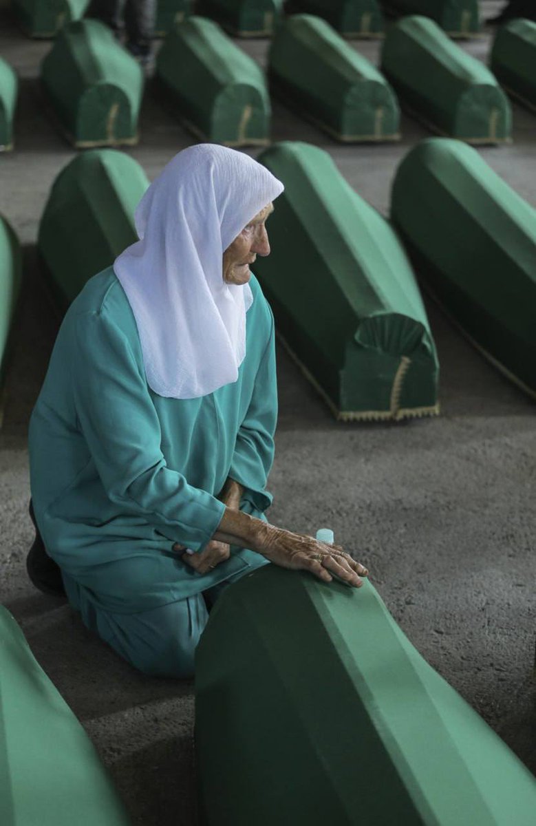 Boşnak milletinin en derin yarası: Srebrenitsa  soykırımı     #SrebrenitsaAğlıyor #srebrenica #srebrenitsa #srebrenica30