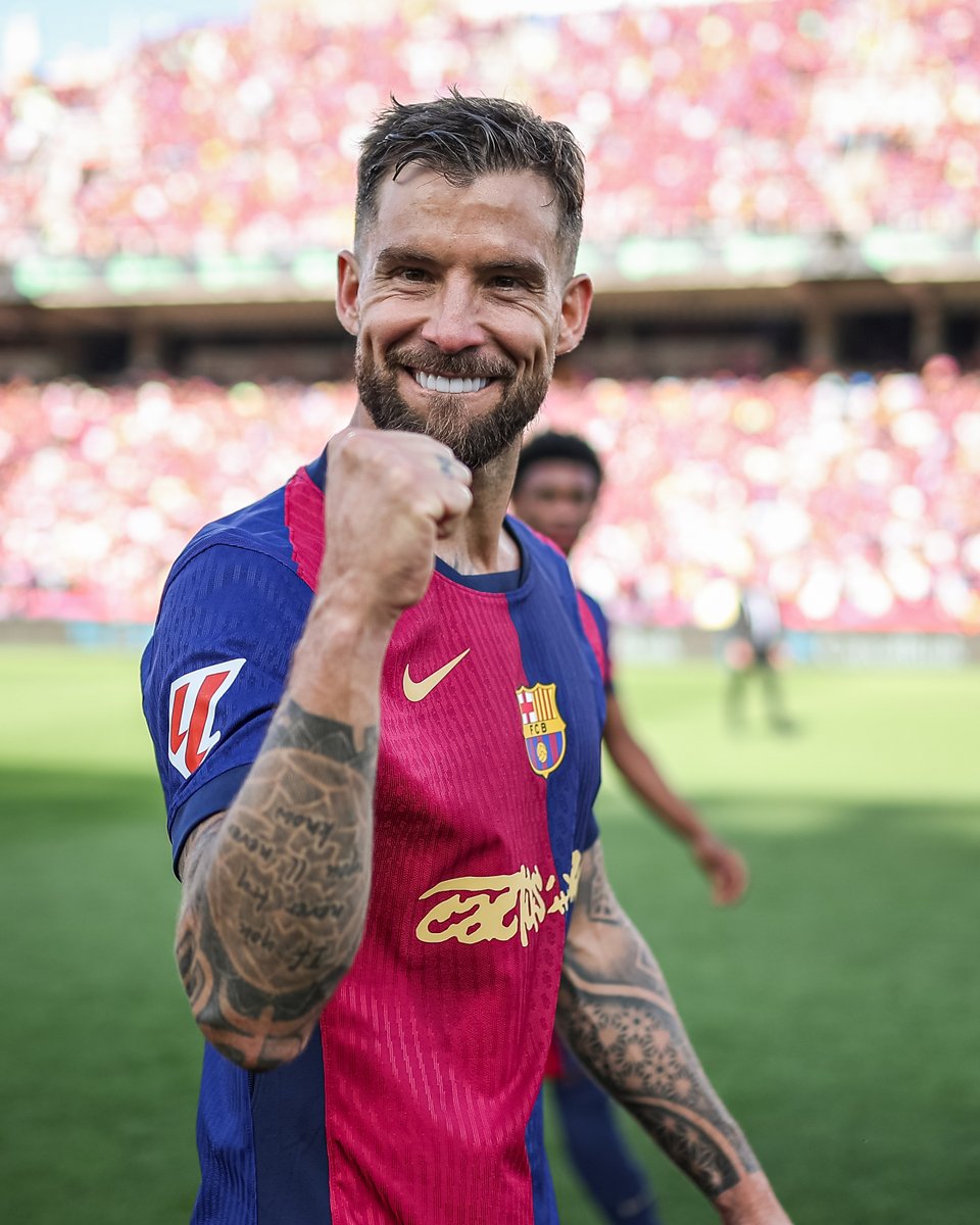 FCBarcelona's tweet image. Iñigo Martínez Appreciation Post – Part 2 ✋😝✋