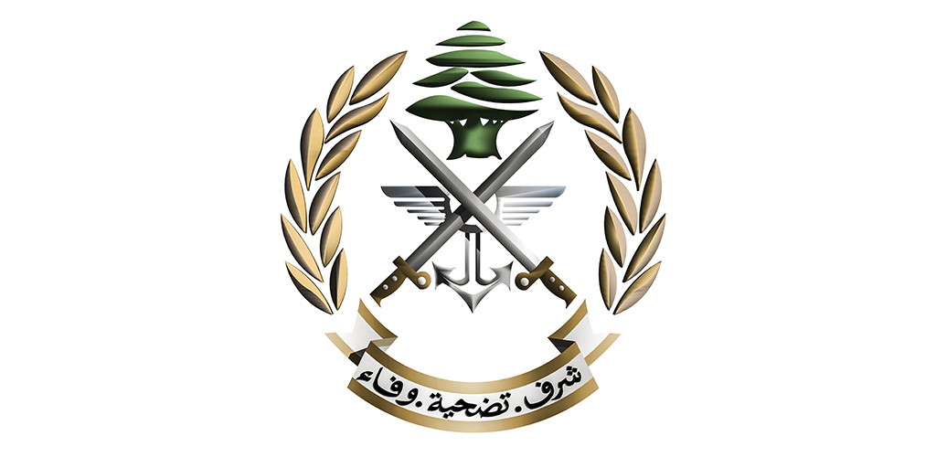 LebarmyOfficial's tweet image. أوقفت وحدة من الجيش في منطقة برج البراجنة – بعبدا المواطن (ت.ز.) كونه مطلوب توقيفه بجرم إطلاق النار.
كما أوقفت وحدات أخرى من الجيش في منطقتَي الزهراني – صيدا والعريض – القصر ١٠٩ سوريين لتجوّلهم داخل الأراضي اللبنانية دون أوراق قانونية.
بوشر التحقيق مع الموقوفين بإشراف القضاء…