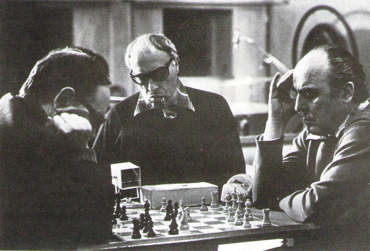 «Шахматы учат предвидеть. Они воспитывают терпение и умение признавать свои ошибки. Это так же важно для композитора, как для игрока»

Эннио Морриконе