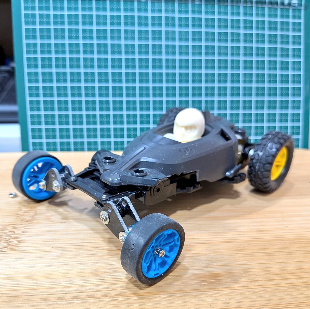 ちょっと立ち直ってジャンクパーツやFRP削って再チャレンジ開始です（笑）
間に合うのか？！オレΣ(´∀｀；)
#mini4wd 
#ミニ四駆 
#コンデレ 
#リフィコン 
#ReFEEDコンデレ6製作中