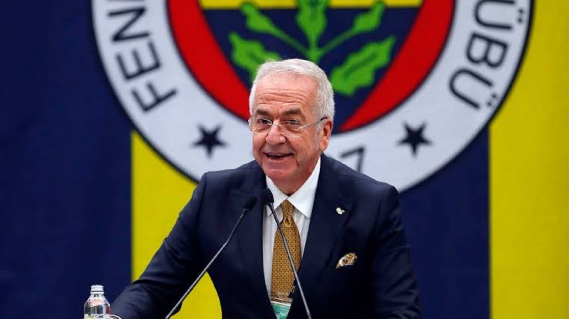 Fenerbahçe Başkanvekili Erol Bilecik istifa etti.