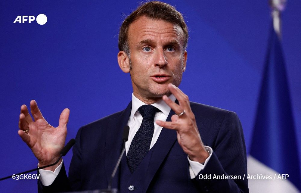 afpfr's tweet photo. Emmanuel Macron instaure une journée de commémoration le 12 juillet pour la réhabilitation par la justice d'Alfred Dreyfus, officier juif injustement accusé de trahison à la fin du XIXe siècle, en appelant à toujours rester vigilant "contre les vieux démons" de l'antisémitisme. https://t.co/hVsCvFck5g