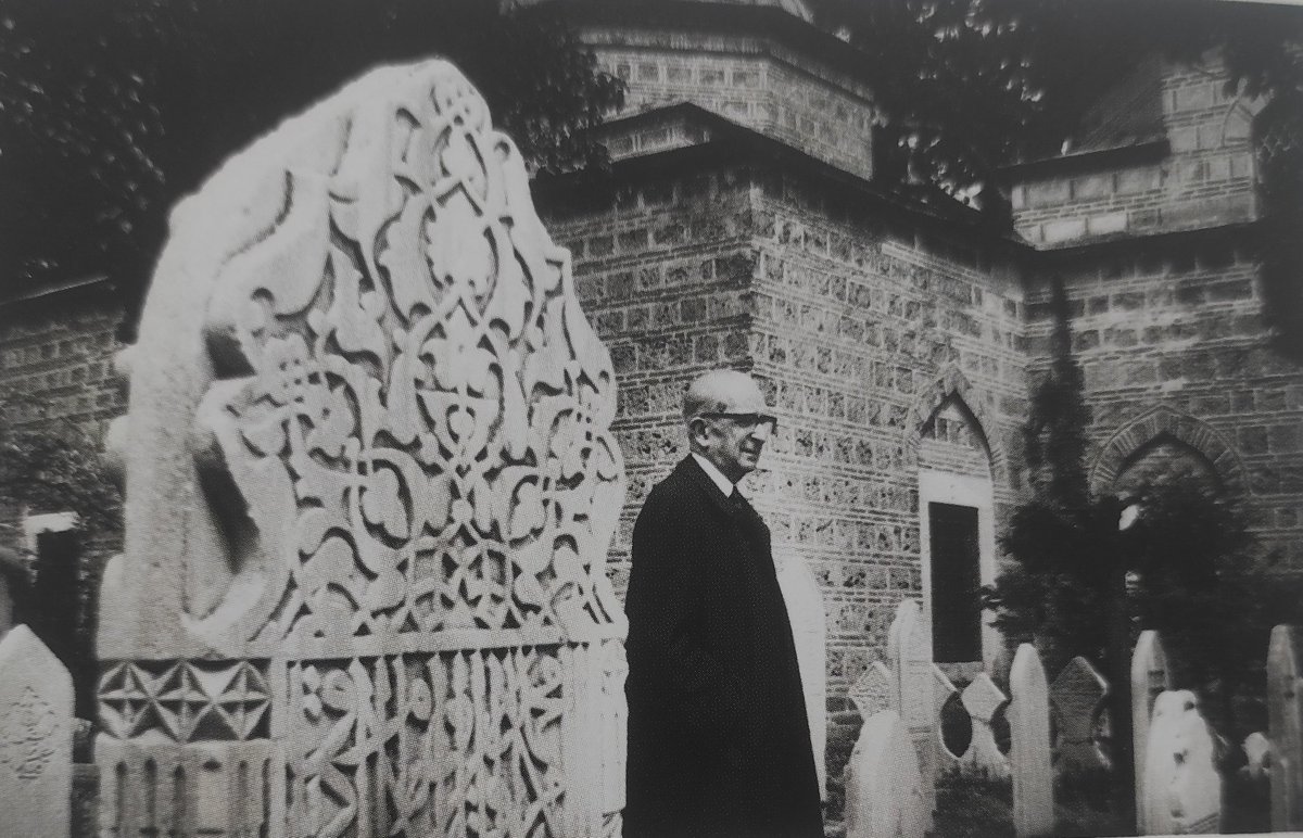 Süheyl Ünver Muradiye'de, 1974.