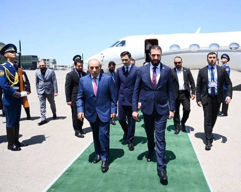 fuadshahbazov's tweet image. After intensive diplomatic traffic, #Syrian leader Ahmad al Sharaa today landed in #Baku. Although no official agenda is available, al Sharaa will likely seek a deeper #AZE involvement in the current dialogue with #Israel.