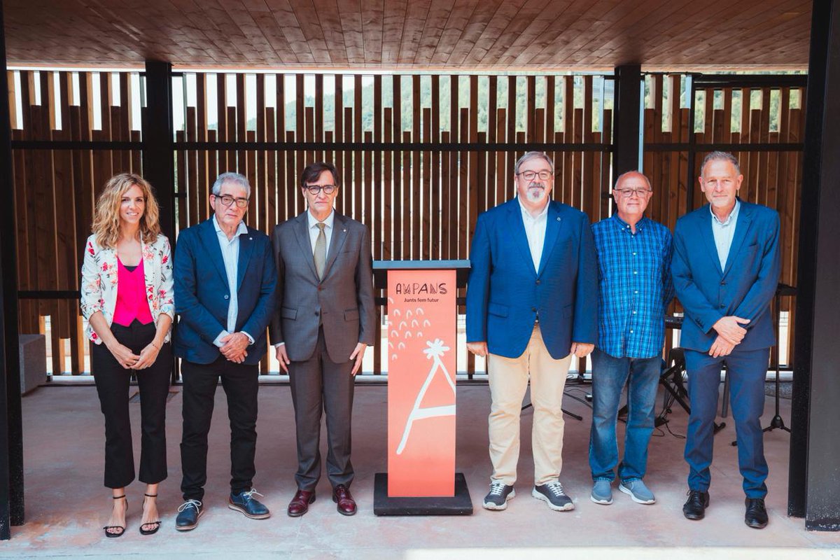 📸 El president <a href="/salvadorilla/">Salvador Illa Roca</a> ha participat en la inauguració de la residència El Carrilet de la Fundació <a href="/Ampans/">AMPANS</a>.

“A la tardor publicarem una nova convocatòria de places residencials especialitzades per a persones amb discapacitat arreu de Catalunya.”

#ElGovernDeTothom