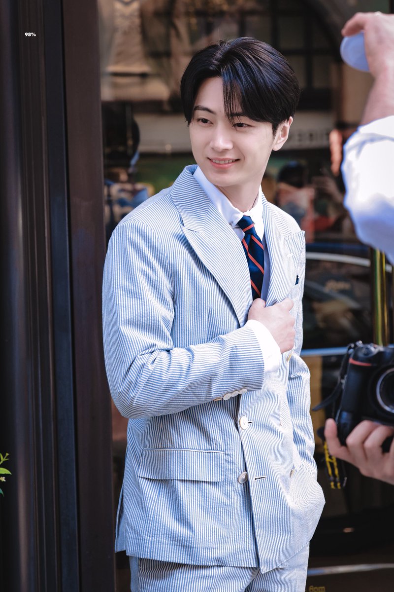 𝟗𝟖% tweet media