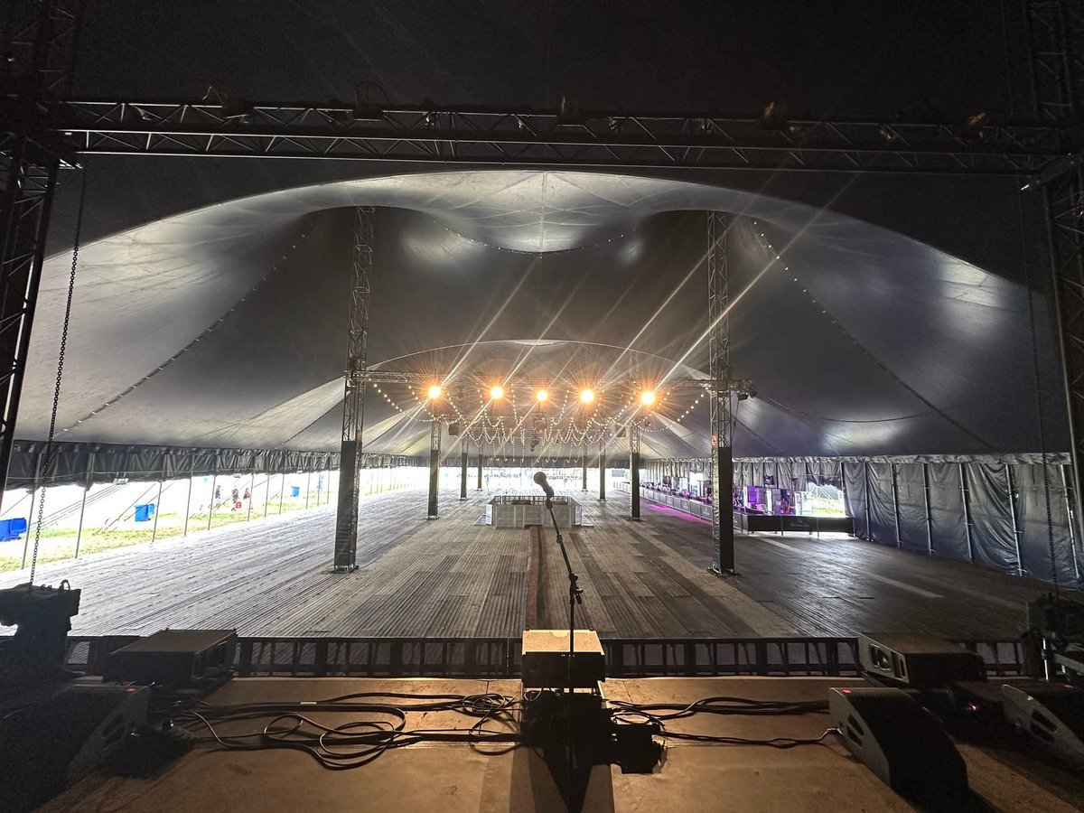 Wendy_vanDooren's tweet photo. Nog één uur... en dan showtime! 🎶 12.30u The Brood @Nocturnastage @bospop #livemuziek #festival https://t.co/FW63i92ibp