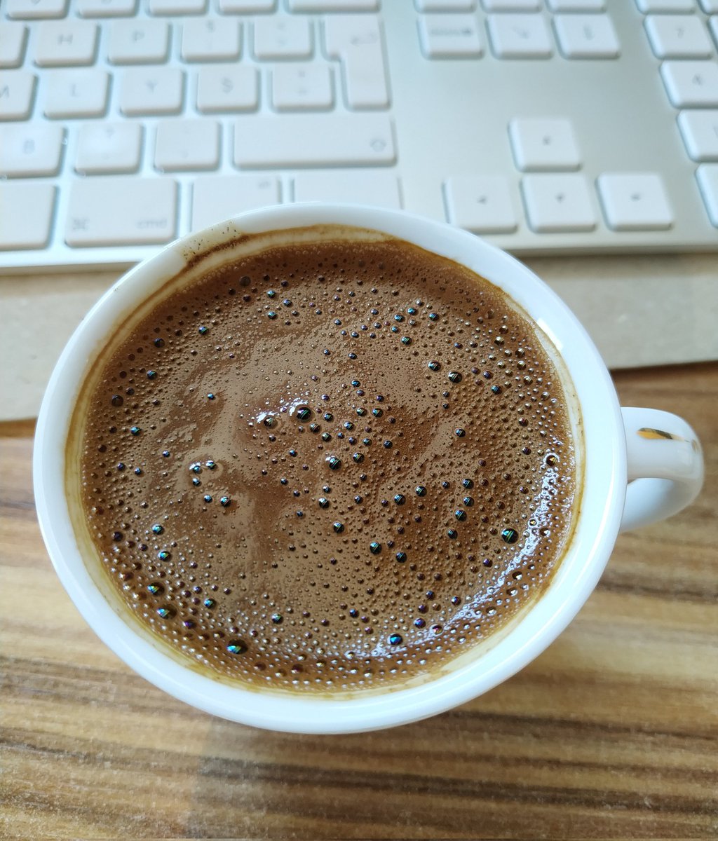 Cumartesi mesaisine tarihî Nuri Toplar kahvesi molası...