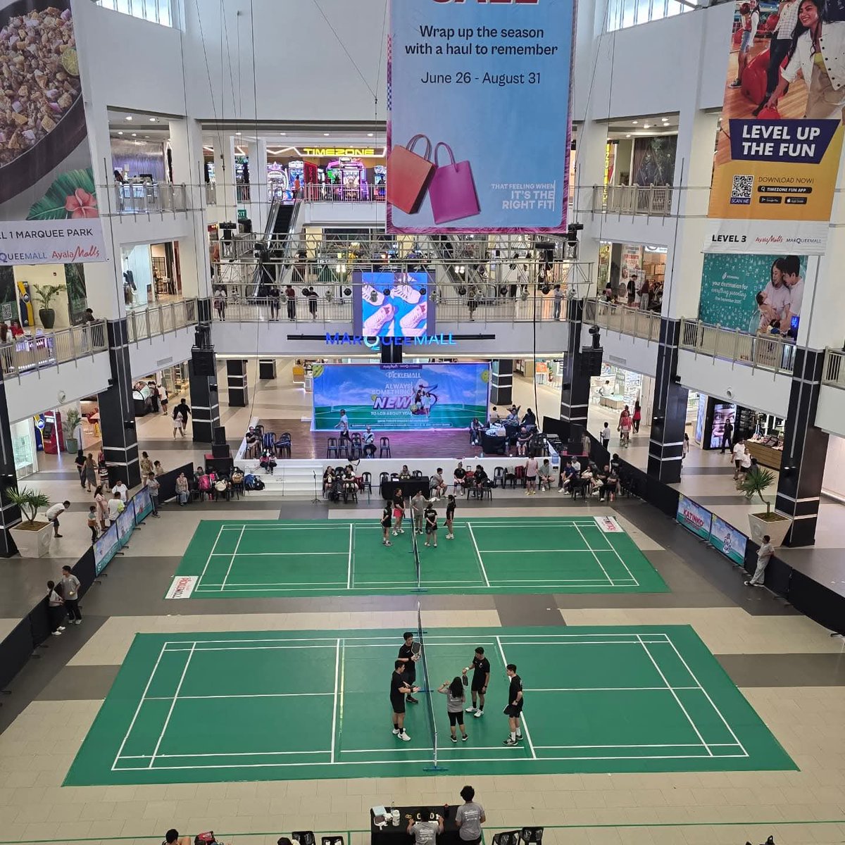 marqueetweets's tweet photo. PickleMall Day 1 is in full swing at MarQuee Mall! 🏓 

The courts are buzzing with energy as players battle it out in today’s rounds! Drop by the Activity Center and cheer on your favorites! 🙌🏼 https://t.co/NbVarwnNRd