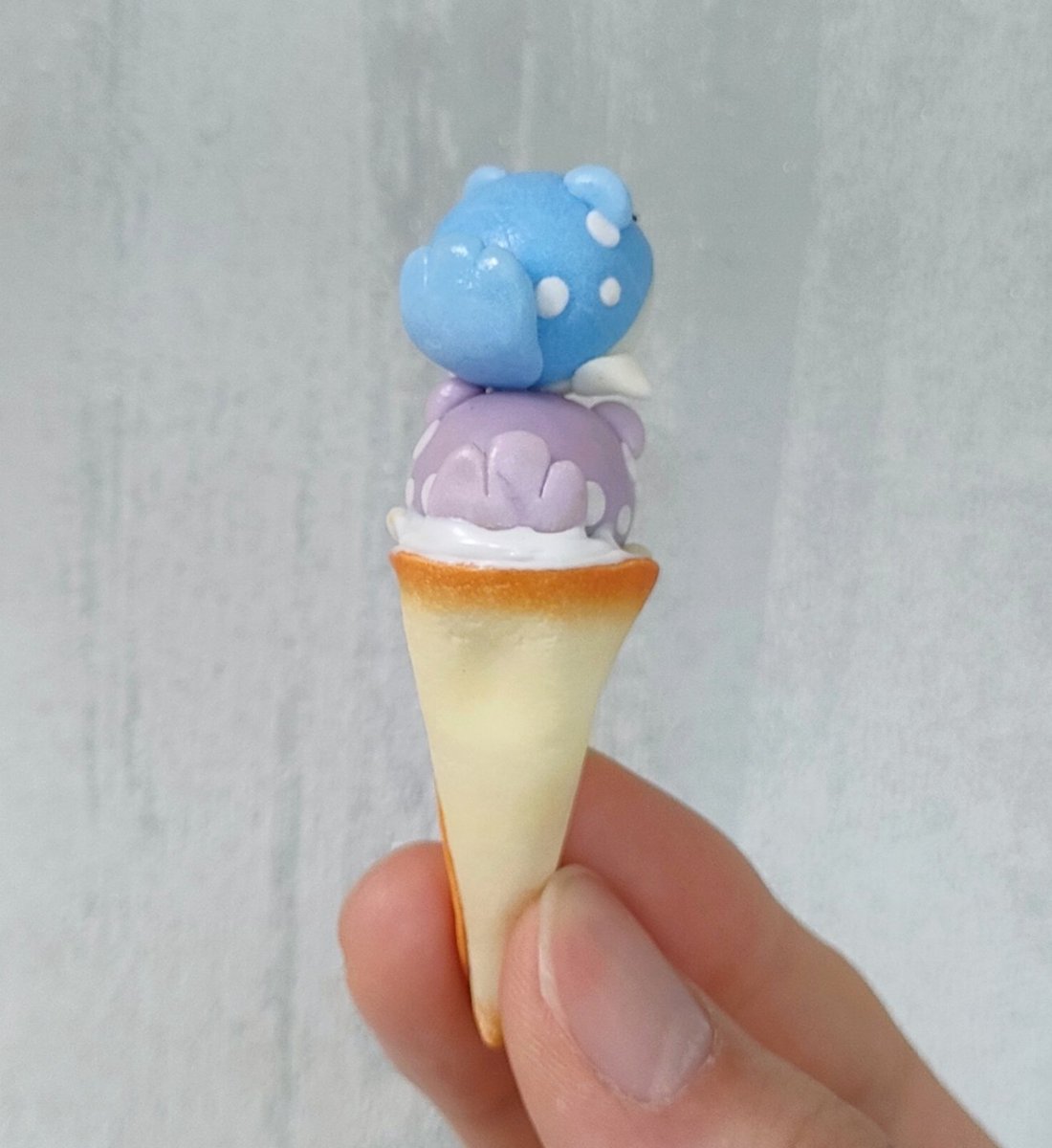 INO87_'s tweet image. 樹脂粘土でタマザラシのラングドシャソフトクリーム作りました〜！
#粘土 #樹脂粘土 #ポケモン
