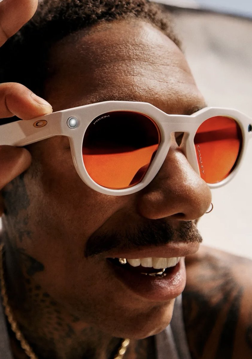 😎 Why would Meta want to invest in EssilorLuxottica?

😎Meta may not have officially announced its investment in the eyewear group just yet, but the idea sends a clear signal that smart glasses are a serious strategic priority.

😎“This isn’t just about smart glasses — it’s