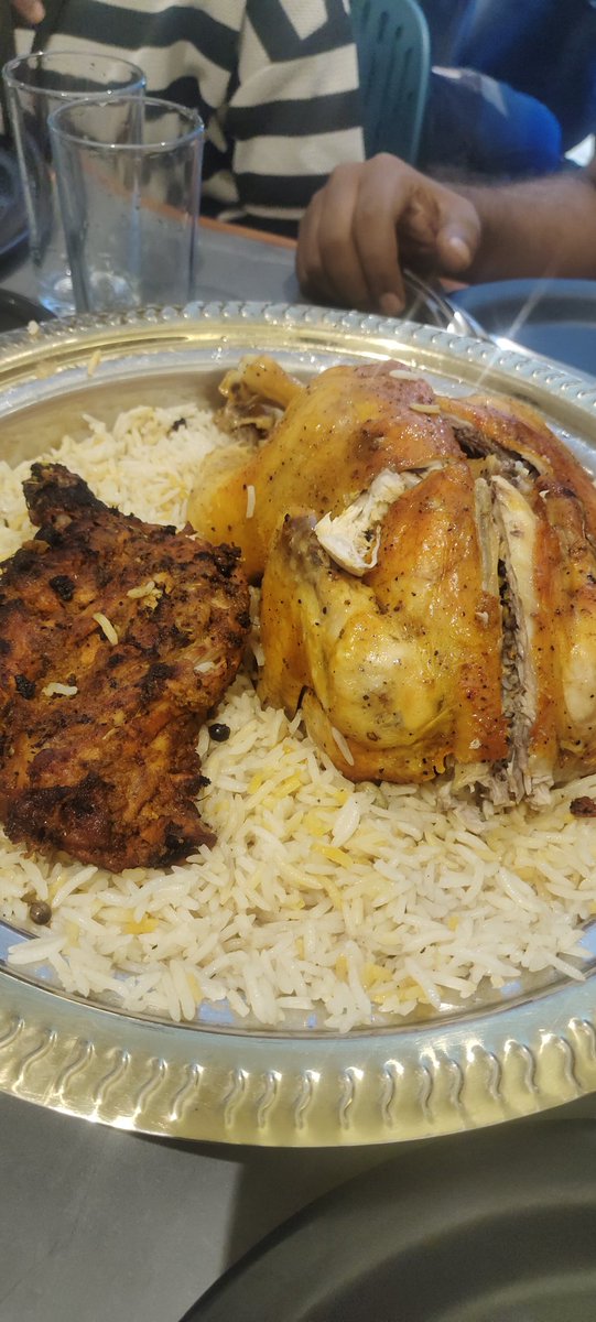 Happy weekend! 🎉
Weekend + Mandhi = Unmatched vibes 😋🔥
Nothing hits better than that flavorful feast with friends &amp; fam

Happy noon Guys