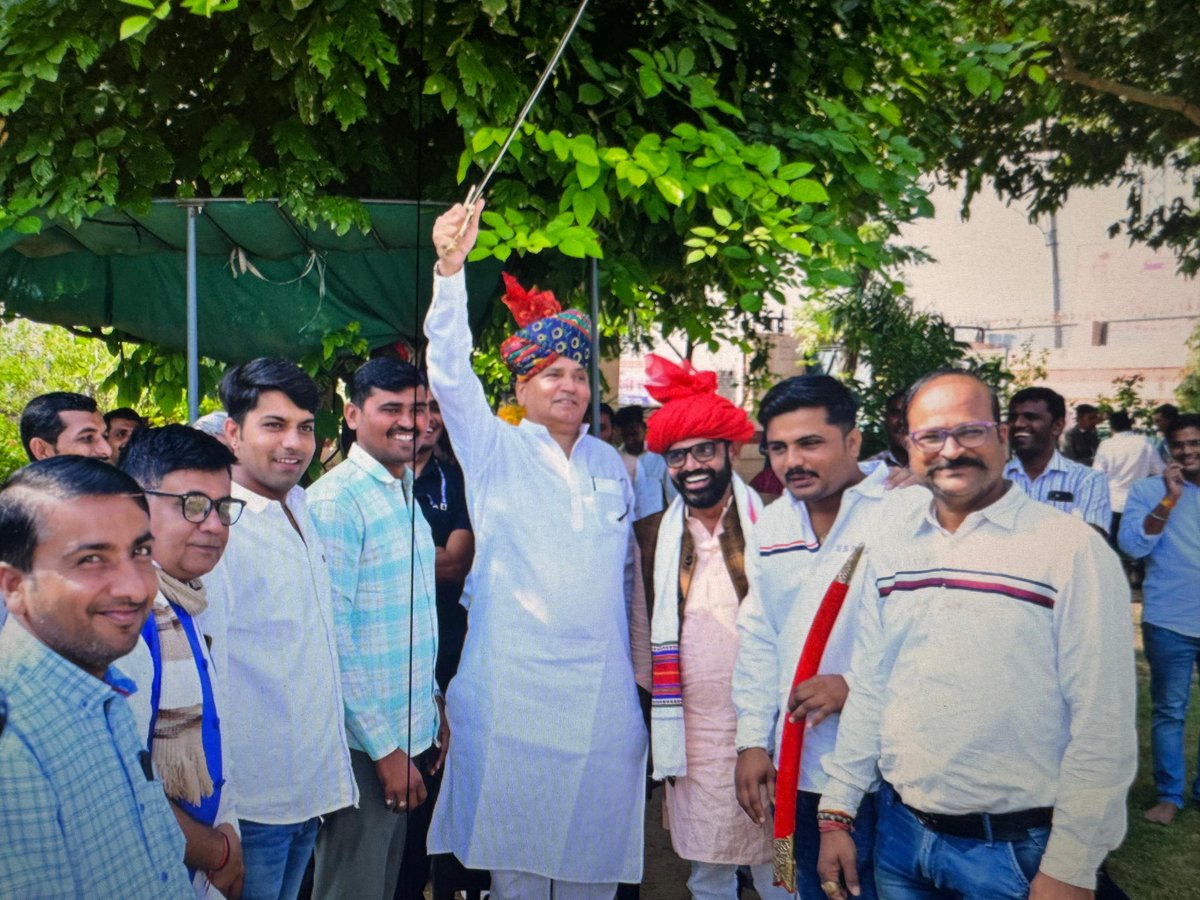 jivaramchoudhar's tweet photo. मेरे संघर्ष के साथी, भाजपा युवा नेता, भाई श्री दानाराम जी चौधरी को जन्मदिवस की हार्दिक शुभकामनाएँ ! 

प्रभु श्रीराम से आपके उज्जवल भविष्य, सुयशपूर्ण, यशस्वी एवं दीर्घायु जीवन की कामना !
@danaramofficial @BJP4Rajasthan https://t.co/mTXi32tBvz