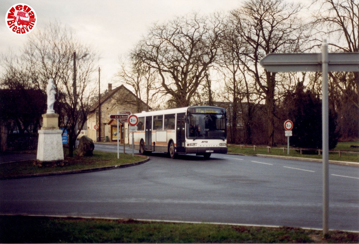 megabreadvan's tweet photo. CEAT APTR 571AQD91 Heuliez GX107 - passing the end of our street in 1998. I was standing next to the bus terminus, which was completed in 2019.
#essonne #mennecy #heuliez #ceat #saintgenevievedesbois https://t.co/gquEdI19Ev