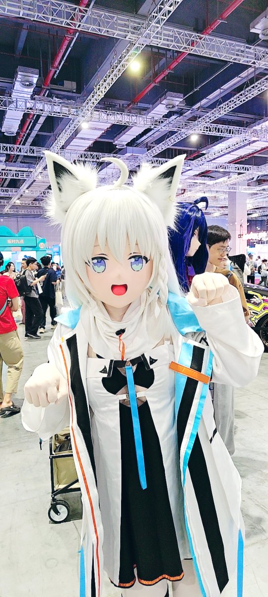 傻气溢出小狐狸

感谢
📷：<a href="/Tg_121812/">虎虎今天不熬夜</a> 
🎭：<a href="/BHYrenxing/">Kigurumi不还原人形</a>

#kigurumi #着ぐるみ #白上フブキ #绘フブキ #BW2025