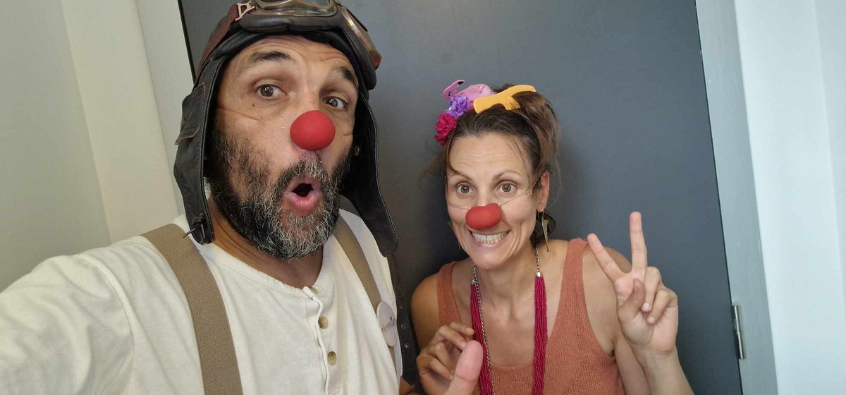 Otro viernes en el HUCA porque la enfermedad no se coge vacaciones y el show debe continuar.
#clowntigopayasosdehospital