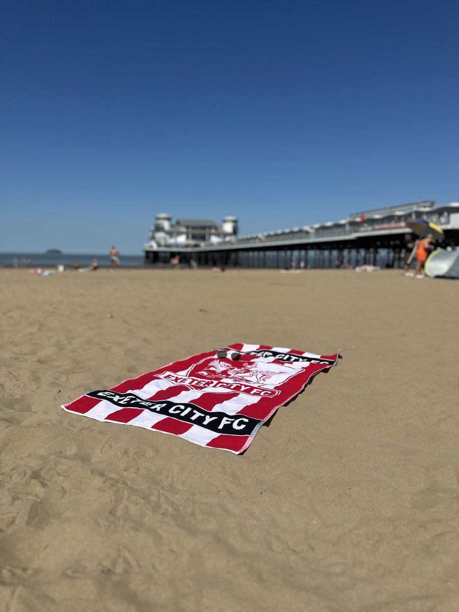Weston-super-Mare (A) 🏖️ 

Want to win a beach towel for your summer holiday? ☀️ Just like and share this post before 12pm tomorrow and we will pick a winner! 🤝 

#ECFC #SemperFidelis