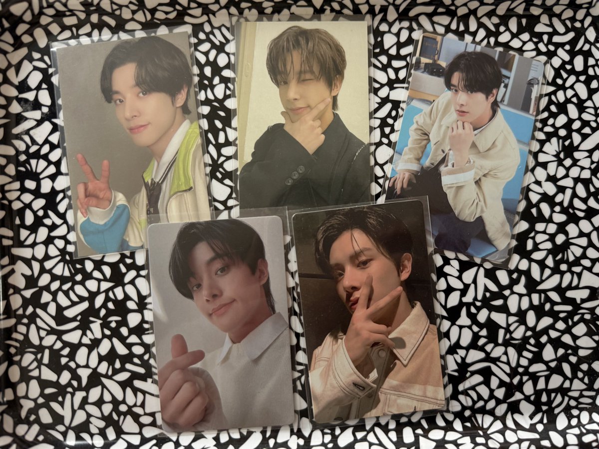 d02sjy's tweet photo. wts - พร้อมส่ง ˎˊ - jake เจค

photo frame 150/ lucky draw jp 380 / solo jacket 320 / fleet 350 รวมส่งทุกใบ

เหมากอง 800 รวมส่ง (แถมใบที่ติดสตกในภาพ)
ลดได้ / รับผ่อน dm ka

ㅡ #ตลาดนัดENHYPEN #ตลาดนัดเอนไฮเพน มินิฮาร์ท สองนิ้ว https://t.co/K2PimOi5X8