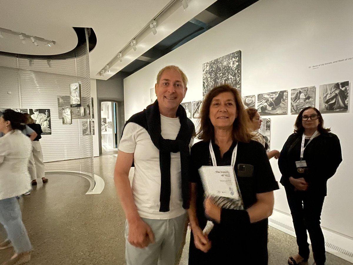 JPCarpentierUE's tweet photo. La visite luxembourgeoise se poursuit au Château de Clervaux avec la visite de l’exposition The Familiy of Man.
Cette exposition conçue par Edward Steichen pour le The Museum of Modern Art après une itinérance internationale est installée de manière permanente à #Clervaux et au inscrite à la mémoire du monde de l’#UNESCO
En présence de @Carpentier_So