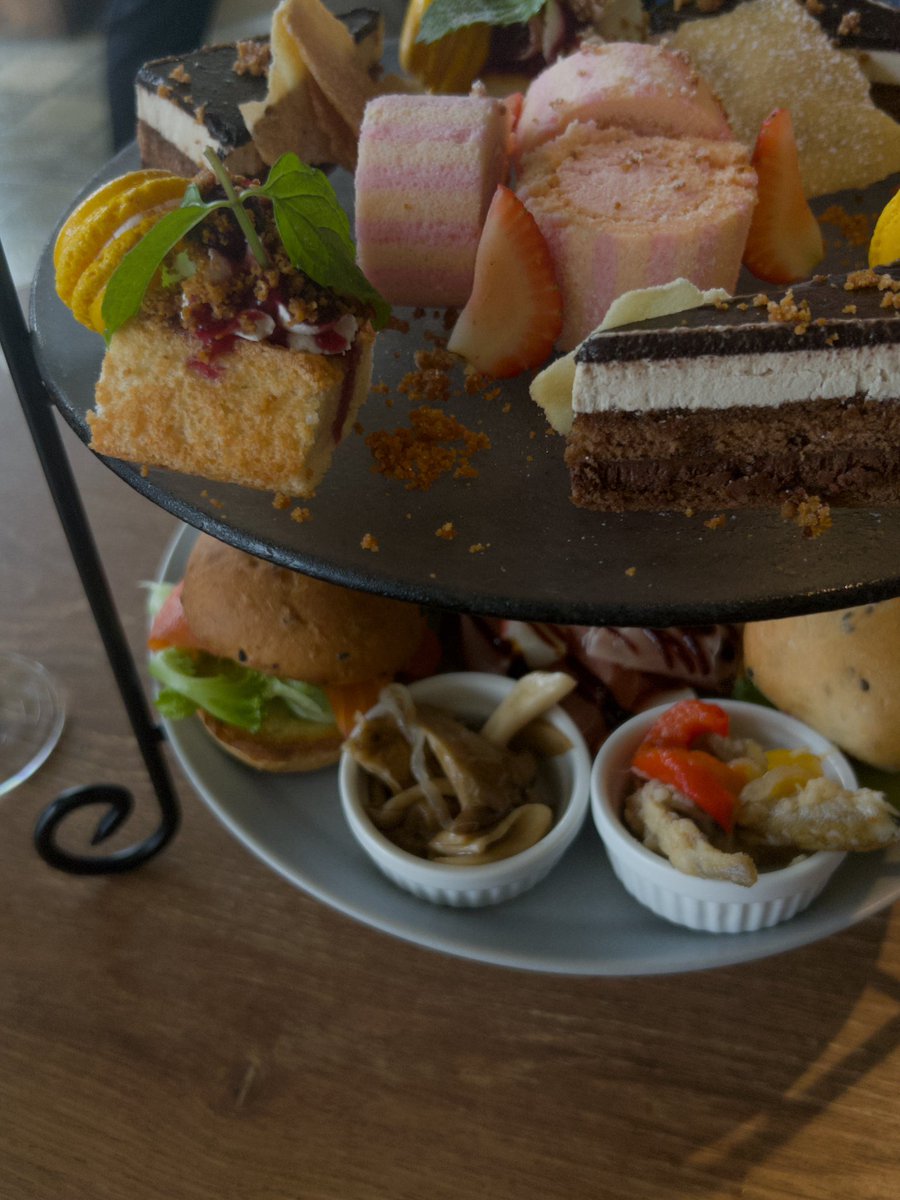 おにく (@llkx_l) on Twitter photo 