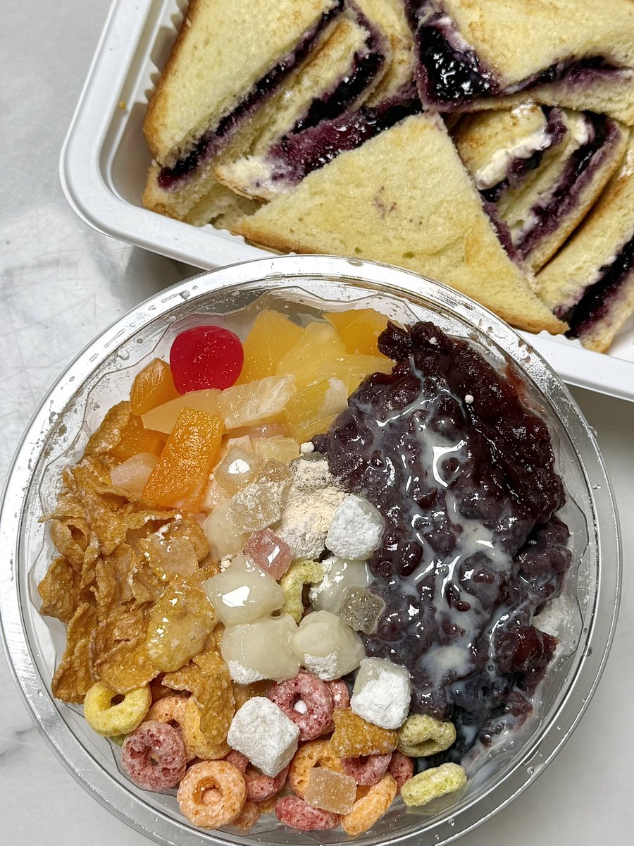 chhhomp's tweet image. 옛날팥빙수 블루베리크림치즈토스트