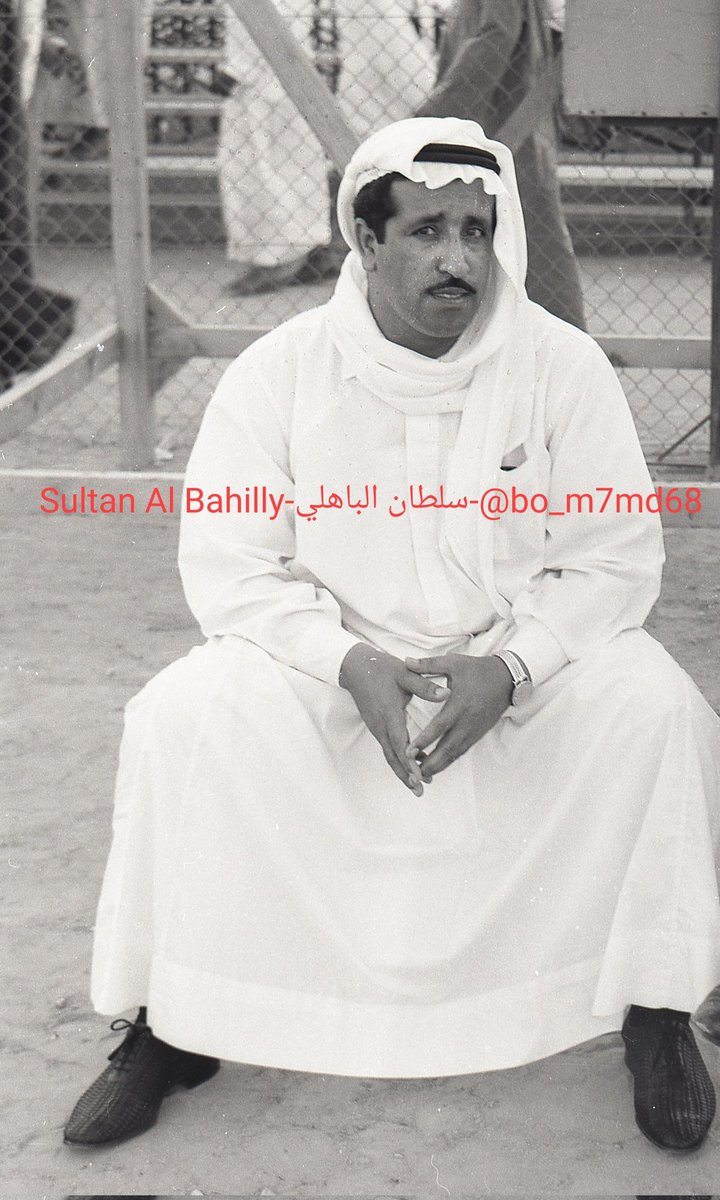 bo_m7md68's tweet photo. رحم الله..موسي راشد الفهد..احد رجالات النادي العربي..تقلد عدة مناصب حتي اصبح رئيس مجلس ادارة نادي العربي..لعب لنادي الخليج العربي من عام 1952-1959م حقق بطولة الدوري العام موسمي (1955-1956)-(1957-1958) وكاس الامير اعوام 1956-1957-1958..لعب لمنتخب الكويت من عام 1953-1959.. https://t.co/UJMO5cpJHy