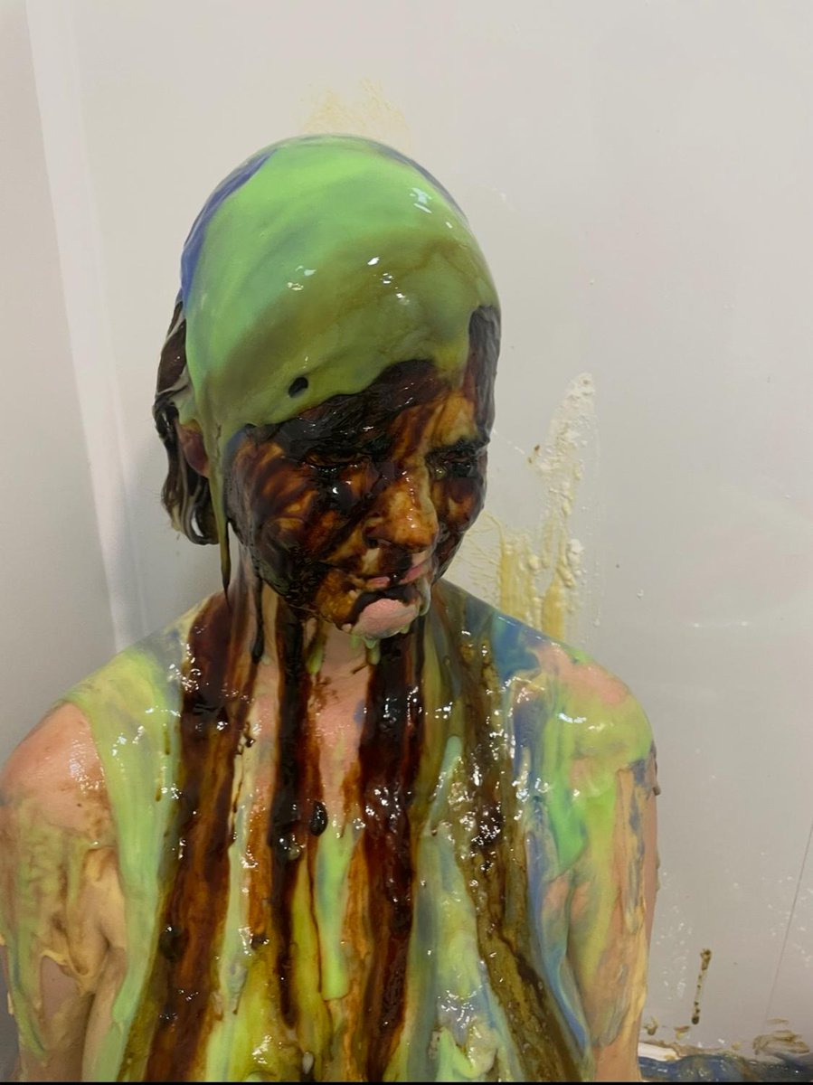 That chocolate sauce makes me look like a Rasta.