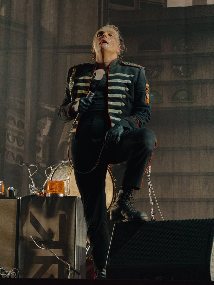 The Black Parade Gerard entered the chat

#MCRSEATTLE

📷 via <a href="/allltherage/">C 🦇</a>
