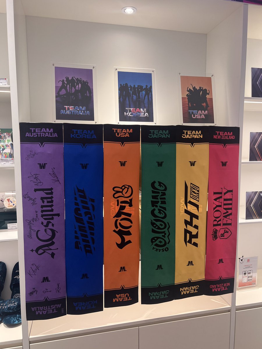 lutosa9's tweet photo. 드디어 왓다네..스우파팝업.. https://t.co/eCYxrbOkld