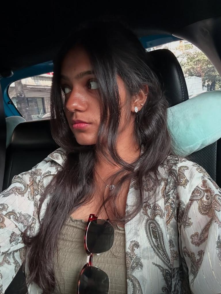 Srinidhi munda 🥵🥵 Indha petite munda ye easy ah thooki seyalam...  ivala oru rathiri book panna kude iva thangachi Nityashri um Bonus ah varuva 😈😝 #Instagram #Hot 

Ivaluge pathi pesalam, DM me 🥵