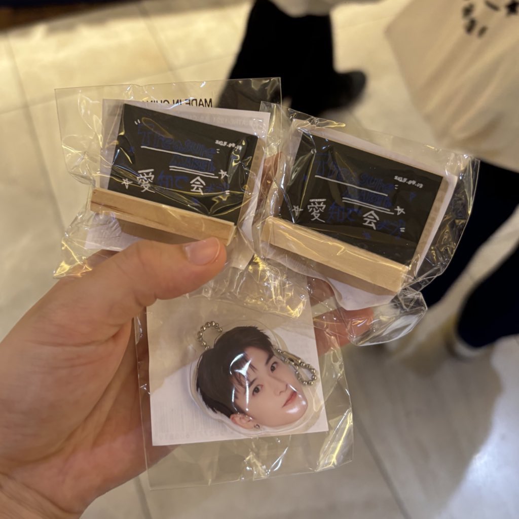 __zoooqq's tweet photo. ジュンギュに交換してくれませんか〜🥺🥺
ランダムトレカはジフンも求めてます🥺 https://t.co/K9mrCJVJGq