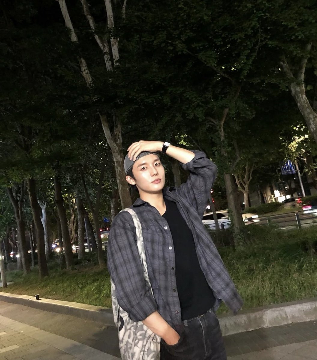 joy_myt's tweet photo. Lovestagram + Spotted Together?

#HeartPairing #jijeyeon https://t.co/LN5Vxmdya3