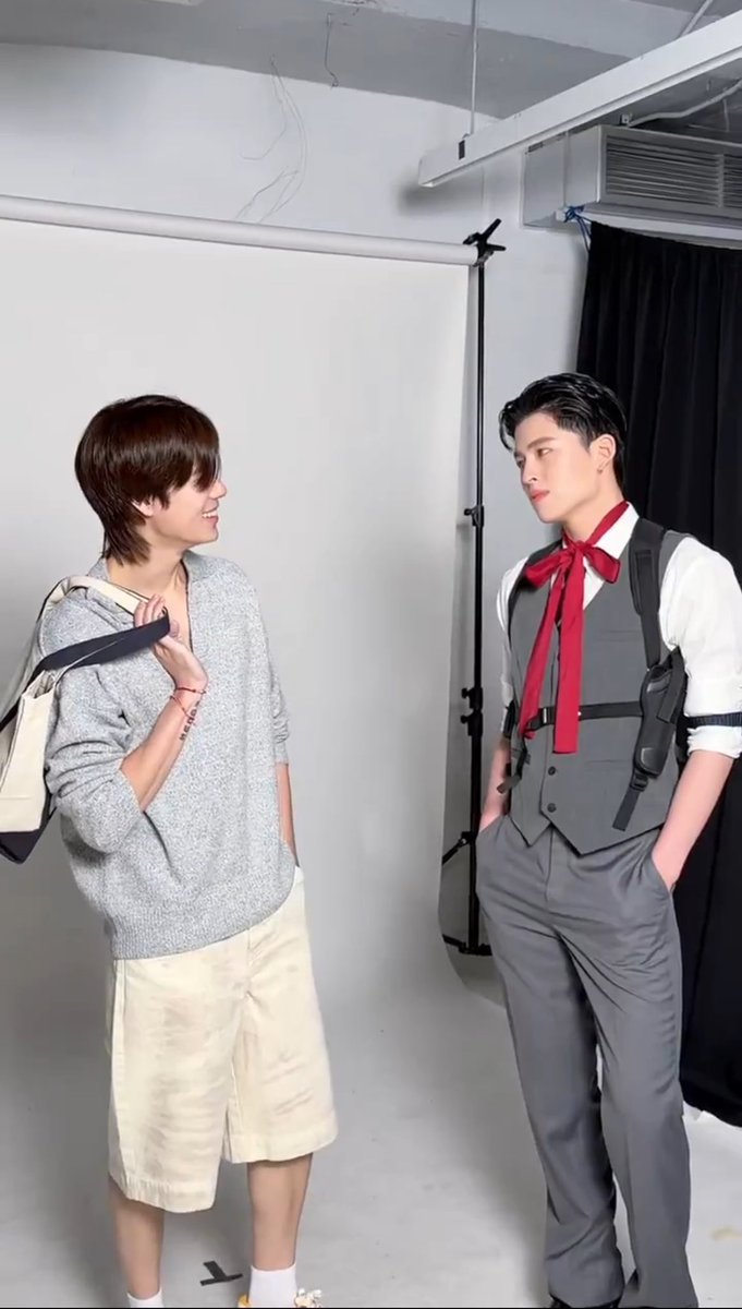 Walau sudah telat, ijinkan aku memberikan kado kepada phuiphui. <a href="/pbhuwin/">𝗉𝖻𝗁𝗎𝗐𝗂𝗇</a>  yaitu diruku sendiri 😎 gimana suka ga kadonya?